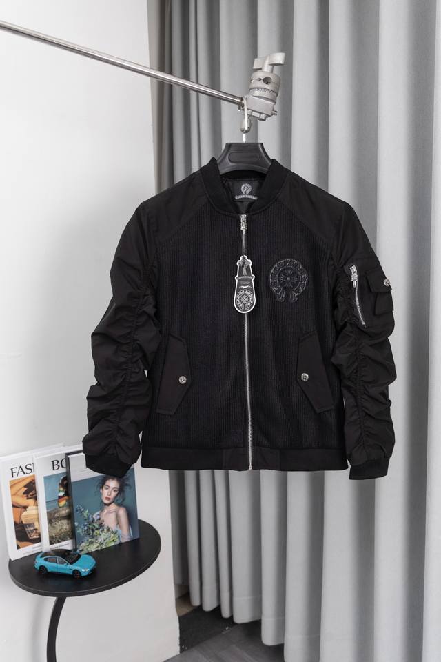 Su 款号：S008 克罗心 棒球服外套夹克 订购原版开模 历时一个月终于出货了，简直太爱了 上身真的超级帅。抖音某博主讲今年Lv新出的会成为未来的趋势，随意翻