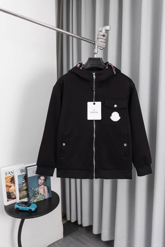 Su 款号S007 蒙口 2025春季新款夹克外套，秀场新品品相非常完美，双面穿舒适保暖，三标齐全色泽饱满诱人，非常出彩的设计，轻松将时髦感进阶，做工极为考究严