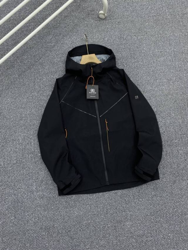 可隆Kolon Sport Hike 系列 户外运动登山防水防泼水防风硬壳冲锋衣 无论是拉链还是所有的缝子都是全压胶顶级版本，金属标的设计区别于市场通货，上身效