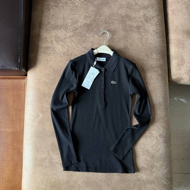 Lacoste法国鳄鱼女装25秋季新款简约百搭修身长袖Polo衫 Df5281 货号：Df5281 产品名称 版型：Slim Fit 修身版型 细节展示 领口