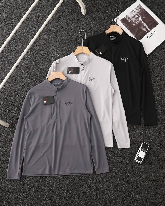 始祖鸟Arcteryx新款户外刺绣运动上衣 兼具实用好看的一件衣服！ 可兼顾多个场所，胸口的口袋让你更好地驾驭各种户外运动，喜欢骑行攀爬的不要错过！ 客供顶级面