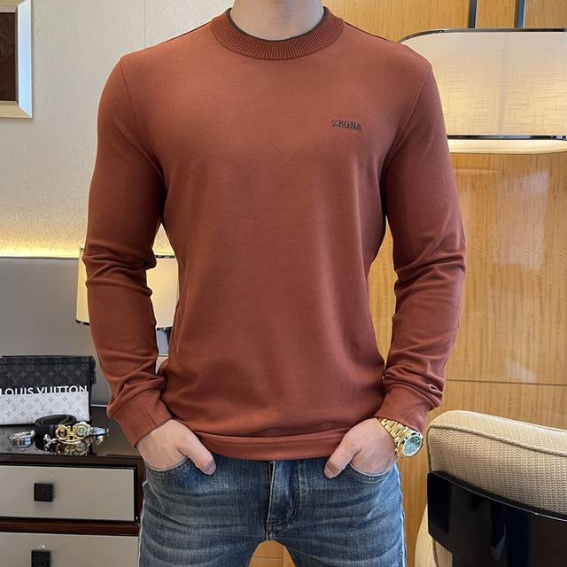 杰尼娅 高端成衣系列24Ss秋冬季节新品时尚轻奢经典时尚圆领长袖！秋冬必入的单品，轻熟男士穿搭！ 精致常规的版型，俗称经典简洁干练，实穿性佳经典的纯色设计，可单