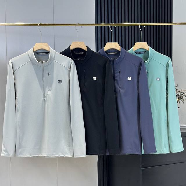 供 克隆款 春秋款 半拉链长袖T恤 镇店牛货限量立领人体美学元素设计！时尚，科技，立体剪裁设计于一身！带工老渠道货！砖供线下实体柜子的货！品相丸美！鼎级牛货哦！