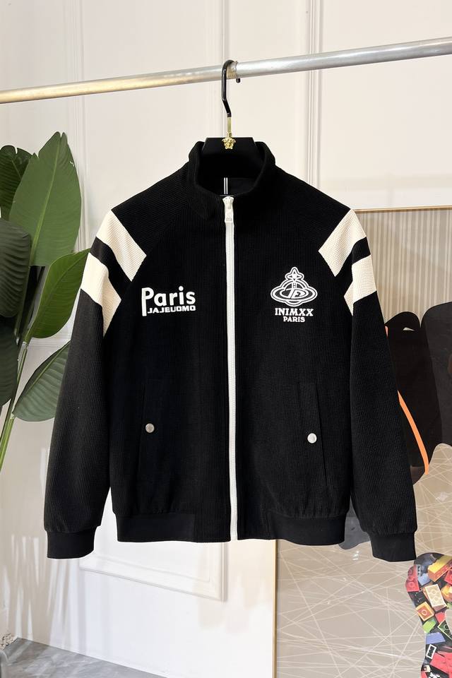 西太后 Ss秋装大爆款夹克外套，市场最高版本！定制高品质聚酯纤维面料！顶级时尚大牌元素Logo设计，三标齐全！原版五金辅料，线条流畅，工艺精致，上身版型超赞，面