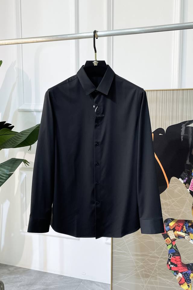 迪奥- 2025Ss时尚大爆款精品长袖衬衫，贸易公司渠道货，品相完美如斯，属于入柜级别，可预见性的爆款，高级定制进口高级棉混纺面料，大师级剪裁，质感无敌，亲肤性