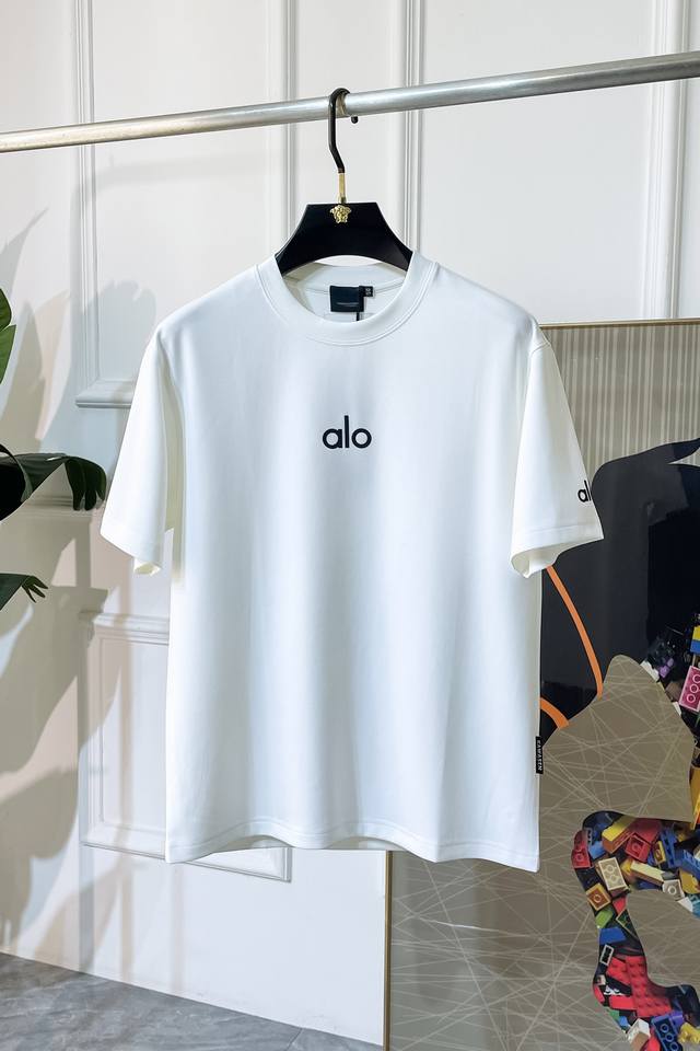 Alo-2025Ss秋冬半袖针织毛衫系列！休闲商务外穿 内搭必备款，精选上等-精纺莫代尔混纺面料，面料手感细腻，贴身舒适不扎肉，上身版型好 穿着保暖，专柜标志设