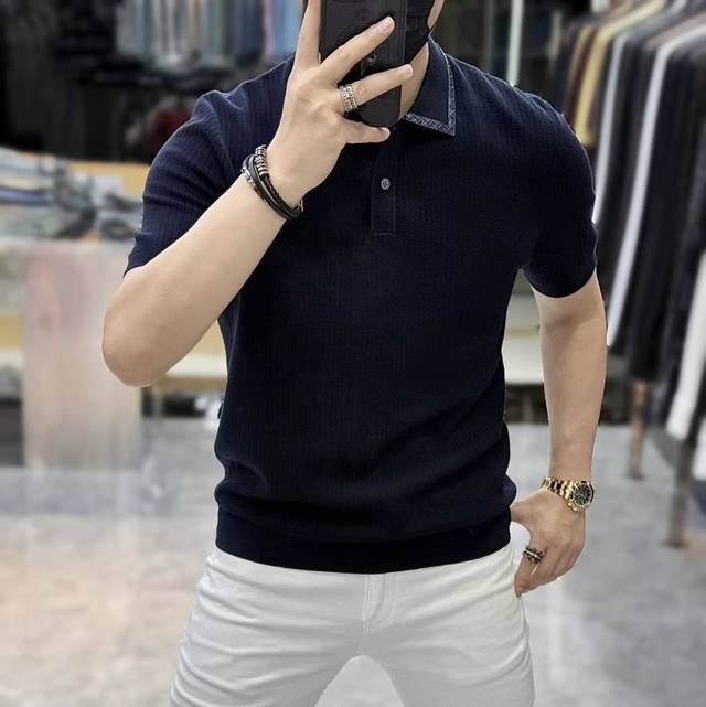 Bv -2025Ss秋冬半袖针织毛衫系列！休闲商务外穿 内搭必备款，精选上等-精纺桑蚕丝混纺面料，面料手感细腻，贴身舒适不扎肉，上身版型好 穿着保暖，专柜标志设