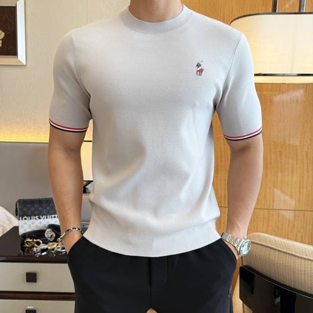 保罗 -2025Ss秋冬半袖毛衫系列！休闲商务外穿 内搭必备款，精选上等-精纺桑蚕丝混纺面料，面料手感细腻，贴身舒适不扎肉，上身版型好 穿着保暖，专柜标志设计非