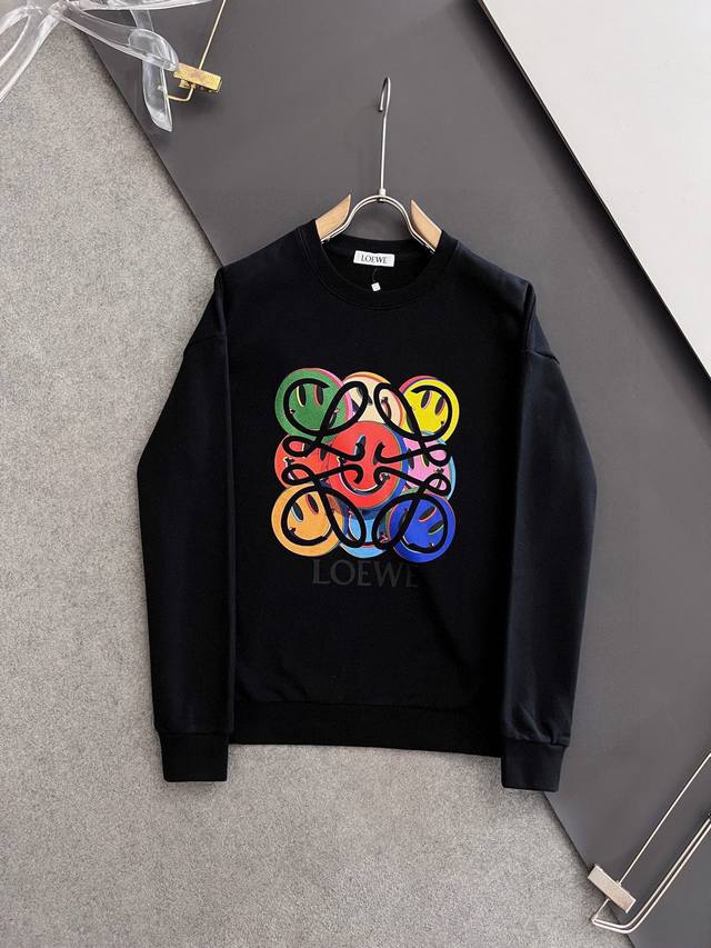 Loe*！最高版｜独家 高端定制。 15年专业卫衣，无论是面料上还是版型上都是完美越级，精美工艺圆领款，独家特制纯棉480克面料升级水洗大毛圈、柔软贴身科技面料