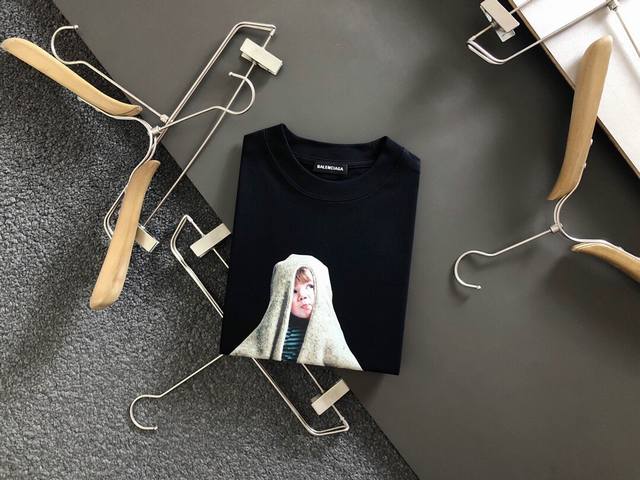 Bal* 顶级进口私货，高端数码直喷戒人物卫衣，专柜款时尚不失奢华 品质毋庸置疑 上身效果超赞，奢华官网同款 款式专柜尺码Xs-L