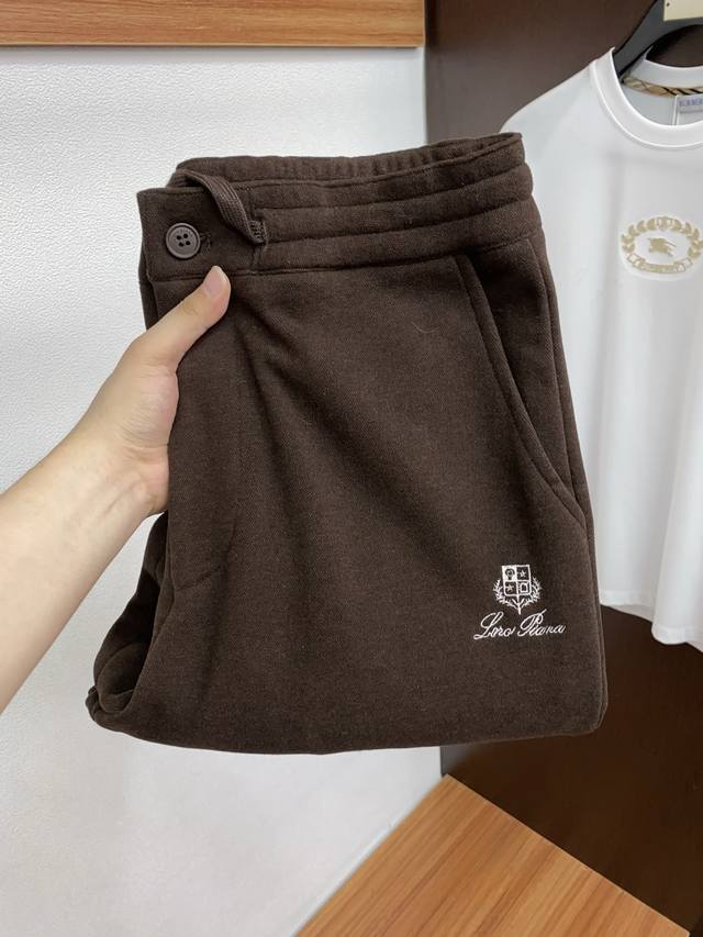 Lp 诺优翩亚 专供新款休闲裤 高端版本！专柜定制面料 舒适度高，前幅精致刺绣 细节无可挑剔，品牌元素设计理念，体现高品质。手感细腻柔软！呈现休闲裁剪，上身版型