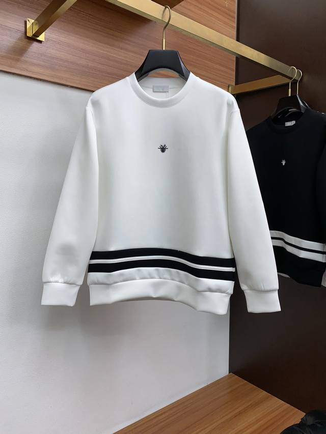 迪奥 2025秋冬新品，男士基础款圆领长袖卫衣T恤打底衫！贸易公司渠道稀出，同步Gw发售，选用客供进口26S双纱空气棉材质制成，面料厚实适中，质地柔软绵密、挺括