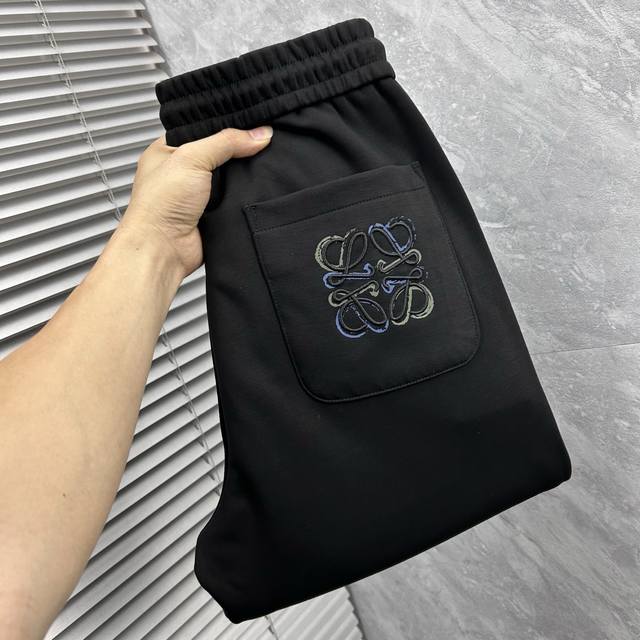 罗意威 2025Ss秋冬专柜同步爆款休闲裤，本季必入百搭款式，上身极为出挑，超级百搭款 ，原版1:1复刻 专柜最新时尚元素设计，进口定织高品质欧棉面料，版型超好