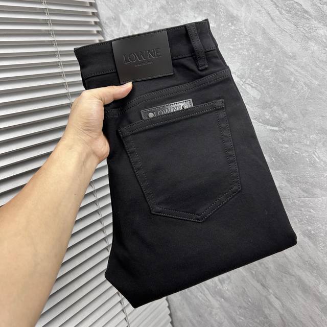 罗意‘’2025Ss秋冬新品重工休闲牛仔裤，进口优质水洗弹力面料，上身舒适透气有弹力，客供五金辅料装饰，版型超正，全品相订单款，上身帅气十足 Size：29-3