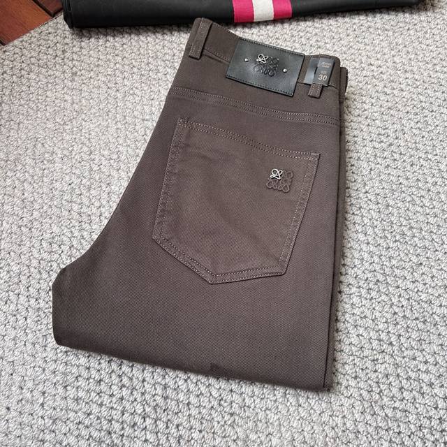 罗意*秋冬2640Ss秋冬新品，官网同步有售，男士高端休闲牛仔裤，高端进口面料，带弹力，，五搭配，即经典又时尚，合体裁缝，上身效果无约束感 ，舒适透气 码数：2