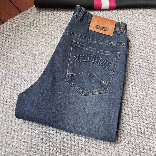 华伦天*秋冬2640Ss秋冬新品，官网同步有售，男士高端休闲牛仔裤，高端进口面料，带弹力，，五搭配，即经典又时尚，合体裁缝，上身效果无约束感 ，舒适透气 码数：