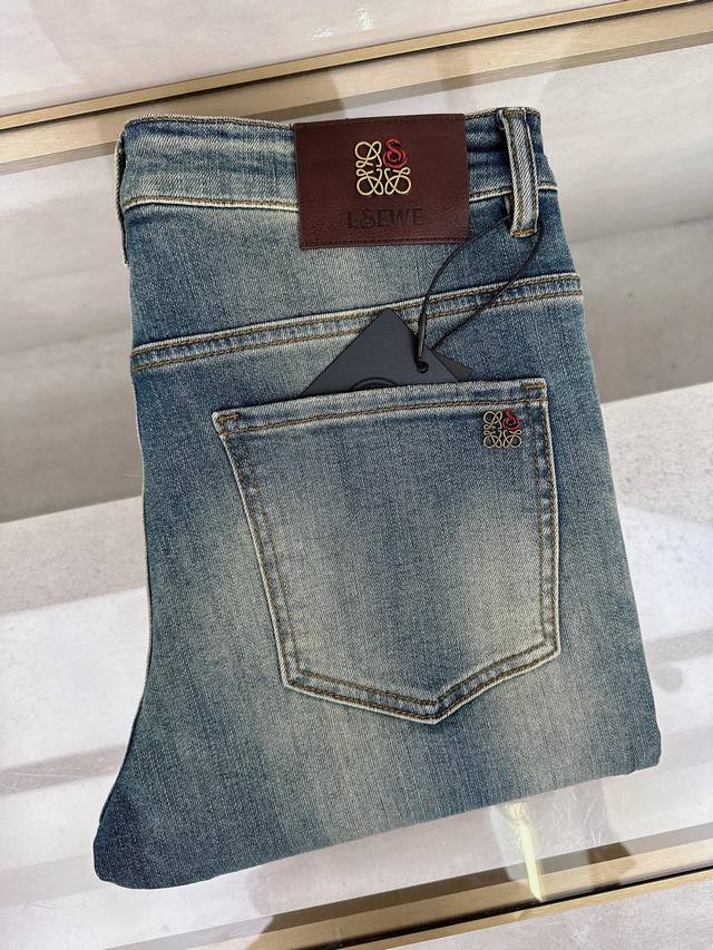 罗意‘’2025秋冬最新推出男士休闲牛仔裤新品！重工水洗牛仔裤！定制面料和一般牛仔布料比起来，更加柔软舒适！超重工洗水工艺 双工艺洗水 整条裤子，手感舒适，细腻