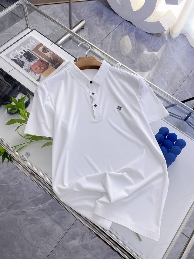 迪奥 高端货商务 白领 单位人士必入单品！ 无痕休闲商务翻领短袖，科技面料，冰丝无痕，体感非常棒，手感顺滑质感很棒！弹性好，无任何束缚感，面料自带透气网孔，吸湿