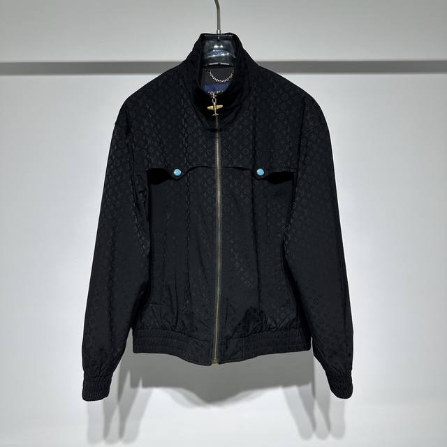 Louis Vuitton 路易威登时尚休闲外套！！定制品牌专属老花面料、Lv最新图形提花面料提花工艺高贵奢华！！每件都是独一无二的存在不可复制！！ 绿松石纽扣