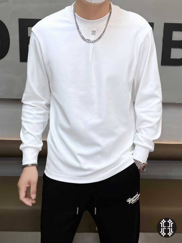 Moncl*R 蒙*口 2025年秋冬新款男士薄款圆领套头卫衣。高品质欧货系列。重磅级尤物单品，高街混搭腔调有味，吸睛有力之作，胸前独特工艺制作图案，视觉效果丰