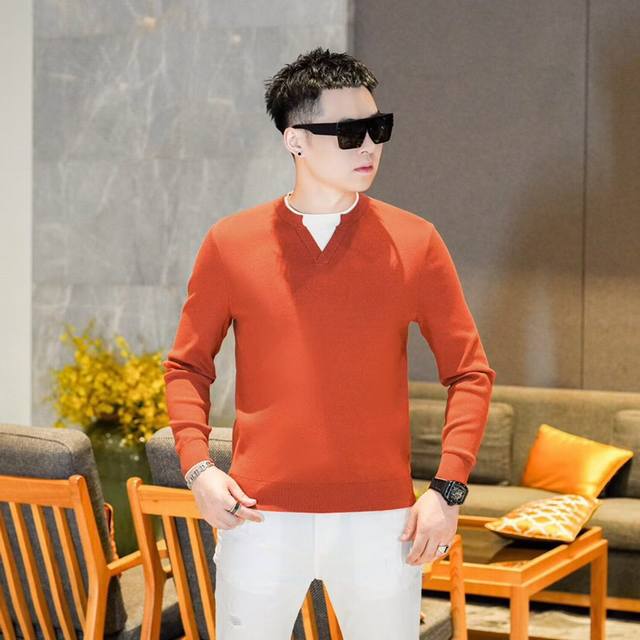 杰尼娅**2025新款时尚高品质休闲羊毛毛衣系列，原单最新款上市拉， 精致定位刺绣，简洁大气，舒适面料，适合任何场面穿，时尚帅气 手感极佳 是注重实用和品质的男