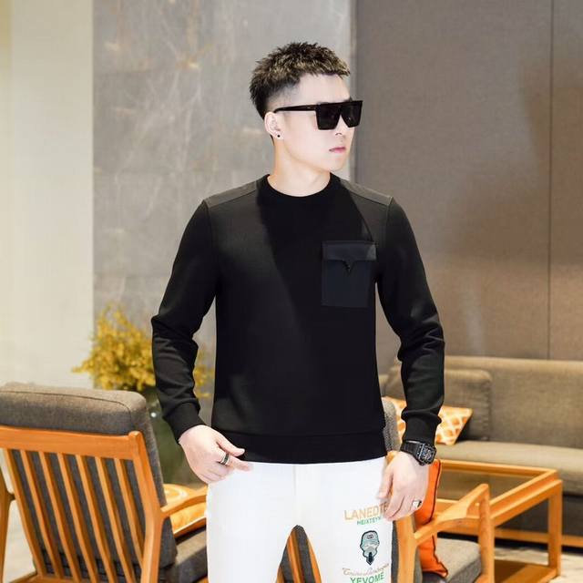 华伦*奴*2025新款时尚高品质休闲羊绒卫衣系列，原单最新款上市拉， 精致定位刺绣，简洁大气，舒适面料，适合任何场面穿，时尚帅气 手感极佳 是注重实用和品质的男