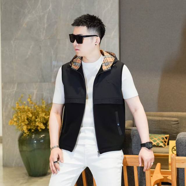 Burber*巴*宝莉 2025F W秋冬新款男士蚕丝棉连帽商务休闲百搭马甲背心. 香港洋行渠道货.极为舒适的顶级面料，会呼吸的面料，透气性极佳，属于市面独一无