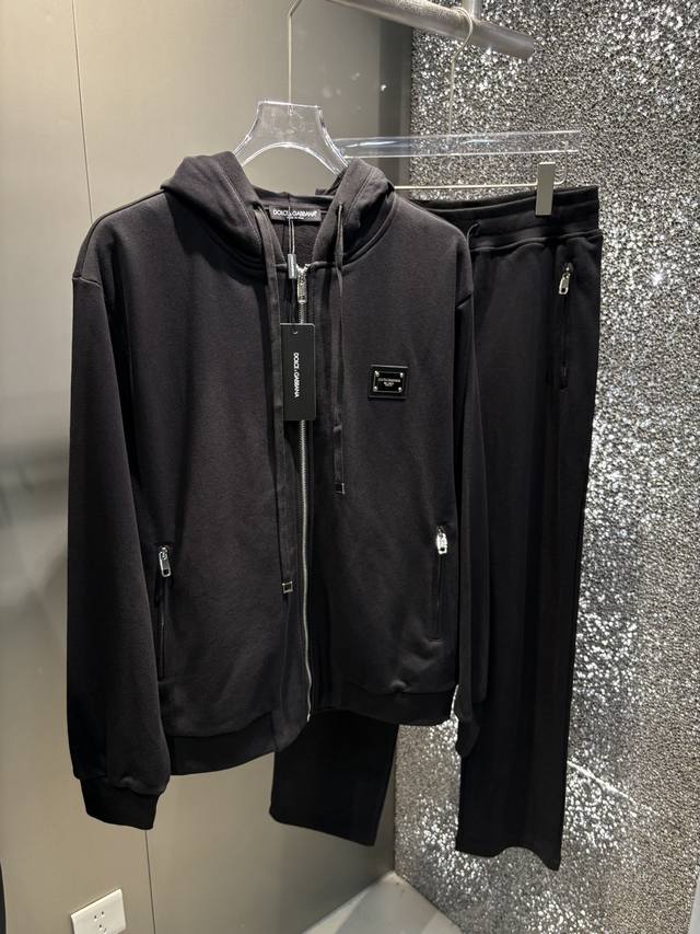 Hang 爆款套装来袭 专注官网原版 2025全新爆款开衫卫衣套装 原单狠货倾注顶级设计师的精心之作 就为一个贴合、完美的上身效果 全天然优质天丝罗马棉100%