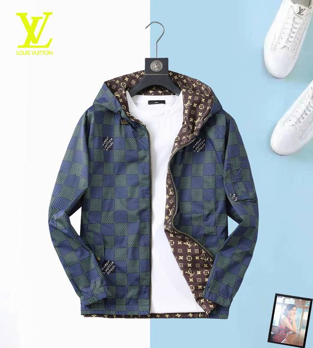 Lv 官网同款，三标齐全，提前发售 Ss秋冬新款男士夹克外套，原单三标齐全高端版本 专柜定制面料 透气舒适度高，细节无可挑剔，品牌元素设计理念，体现高品质。手感