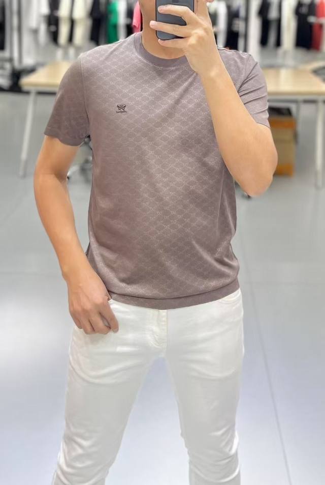 Bv 2025Ss蛇年贺岁款春夏精品短袖T恤 官网同步 高端品质 定制顶级丝光棉面料，顶级大厂1:1制作，时尚大牌重工艺Logo设计，手感柔软细腻 穿着亲肤舒适