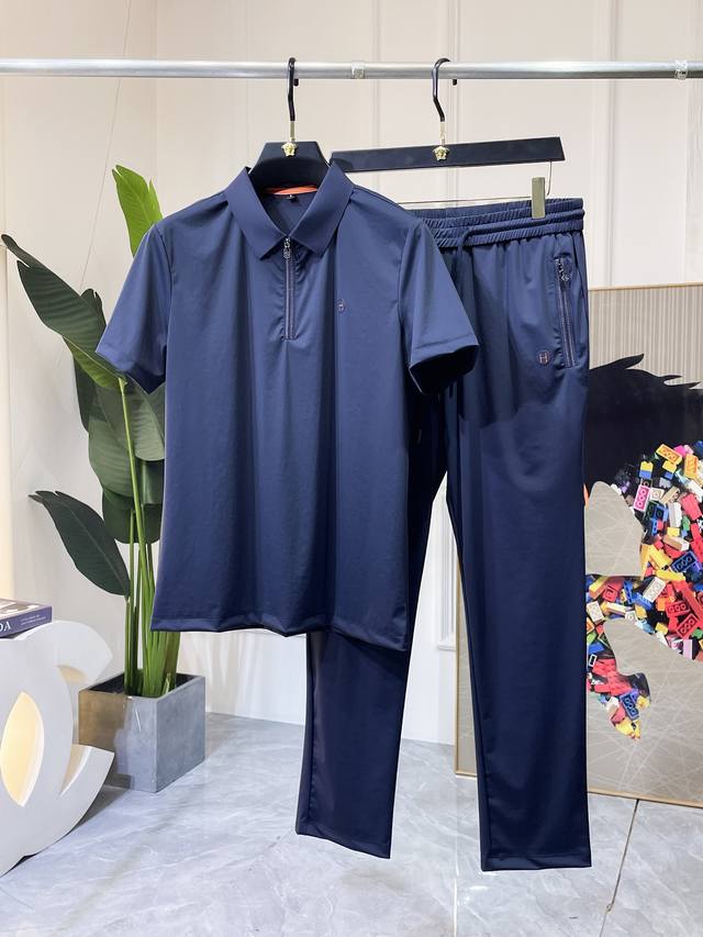 爱玛仕- 2025Ss蛇年春装新品休闲套装！明星最爱时装味休闲套装 简单大方，官网1：1工艺设计！干净利落剪裁 都市风十足 可供独家顶级定制面料，手感软糯干爽，