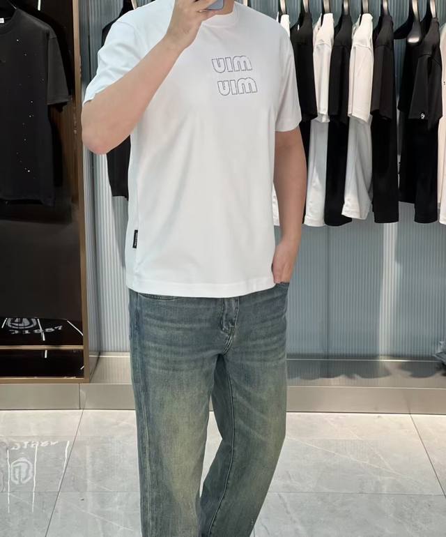 谬谬- 2025Ss蛇年贺岁款春夏精品短袖T恤 官网同步 高端品质 定制顶级丝光棉面料，顶级大厂1:1制作，时尚大牌重工艺Logo设计，手感柔软细腻 穿着亲肤舒