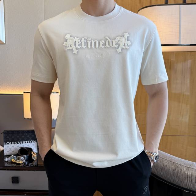 克罗芯- 2025Ss蛇年贺岁款春夏精品短袖T恤 官网同步 高端品质 定制顶级长绒棉面料，顶级大厂1:1制作，时尚大牌重工艺Logo设计，手感柔软细腻 穿着亲肤