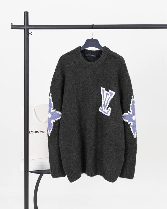 顶级版本.官网品质 Louis Vuitton*路易威登 Lv 嵌花羊毛圆领毛衣 面料：采用定织定染绵羊毛85 棉%15 工艺：特殊水洗工艺非常酥软亲肤，7针织