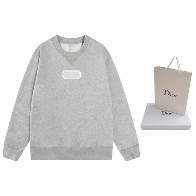 顶级版本.官网品质 Dior迪奥 秋冬经典银标刺绣圆领卫衣 采用原板独家定制430克纯棉毛圈面料质感非常舒服保暖性强 %区别市场的顶级面料 不缩水 不变形 不起