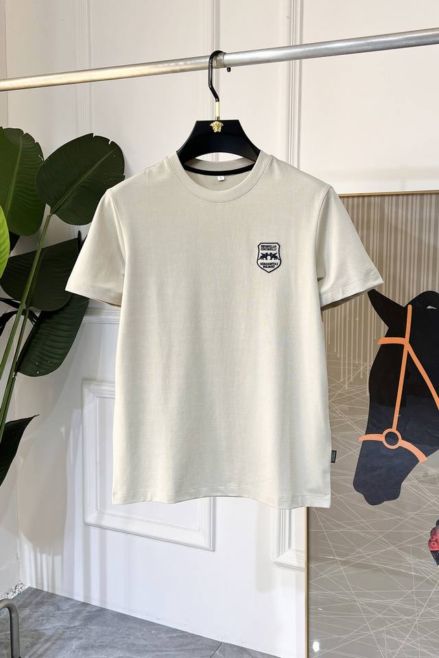 Bc 2025Ss蛇年贺岁款春夏精品短袖T恤 官网同步 高端品质 定制顶级丝光棉面料，顶级大厂1:1制作，时尚大牌重工艺Logo设计，手感柔软细腻 穿着亲肤舒适