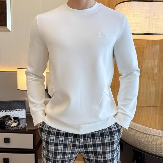 西太后 Ss秋季大爆新款，最高版本时尚套头卫衣、每年必出的经典之作。受各大明星的青睐推崇，精选高端欧棉混纺面料，重工艺制作，原版五金辅料Logo设计，柔软顺滑，