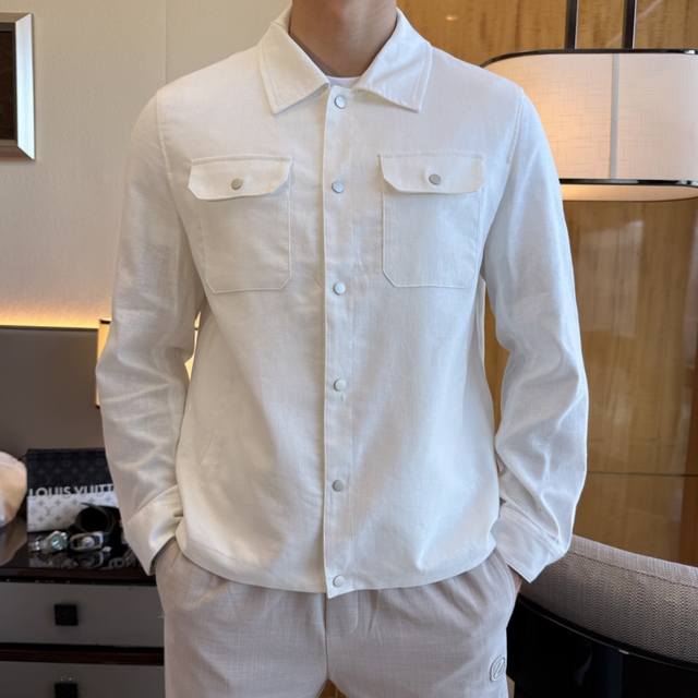 年后退换 杰尼娅 2025Ss蛇年贺岁款春装夹克外套，定制高品质聚酯纤维面料！顶级时尚大牌元素Logo设计，三标齐全！原版五金辅料，线条流畅，工艺精致，上身版型