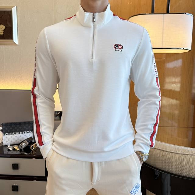 年后退换 古奇 Ss秋季大爆新款，最高版本时尚套头卫衣、每年必出的经典之作。受各大明星的青睐推崇，精选高端欧棉混纺面料，重工艺制作，原版五金辅料Logo设计，柔