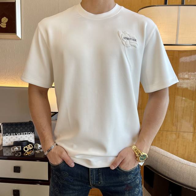 年后退换 V伦天奴 Ss早秋新品 男士时尚半袖宽松版打底T恤，精选高品质欧棉混纺面料 顶级大牌元素工艺设计，柔软细腻舒适保暖，多重工艺制作，男人的衣柜都少不了基