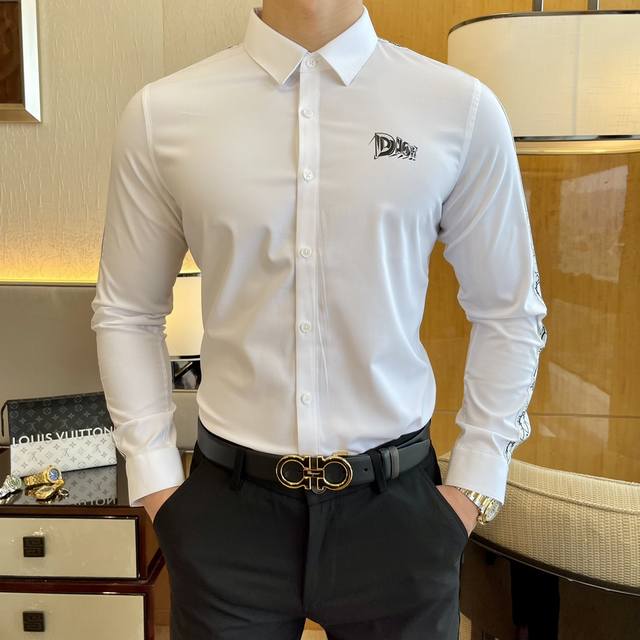 年后退换 迪奥 Ss春装时尚欧货长袖衬衫，贸易公司渠道货，品相完美如斯，属于入柜级别，可预见性的爆款，高级定制进口120支欧棉面料，大师级剪裁，质感无敌，亲肤性