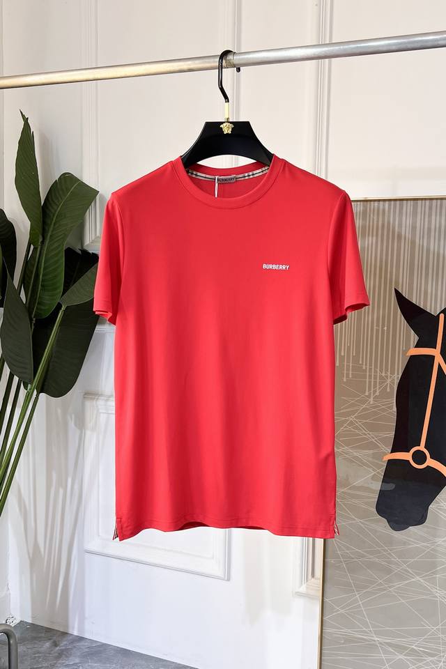 年后退换 巴宝莉 2025Ss蛇年贺岁款春夏精品短袖T恤 官网同步 高端品质 定制顶级丝光棉面料，顶级大厂1:1制作，时尚大牌重工艺Logo设计，手感柔软细腻