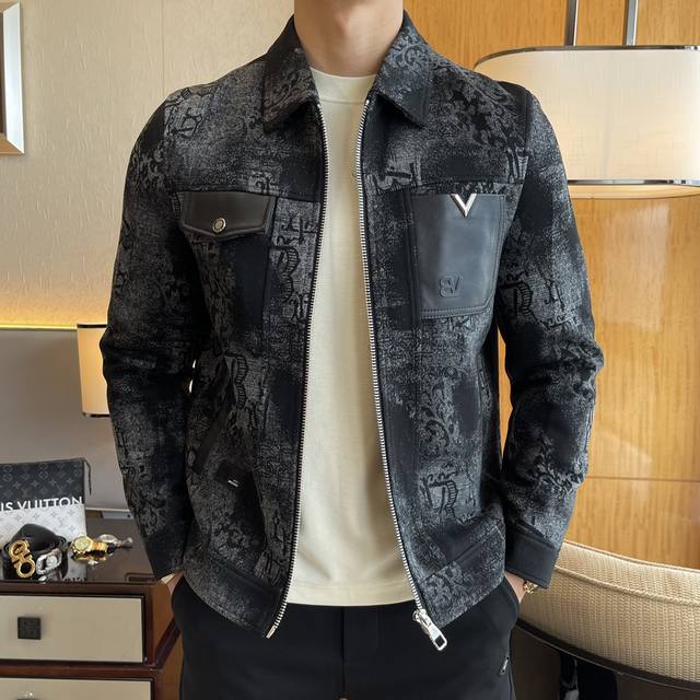 年后退换 Bv Ss秋装大爆款夹克外套，定制高品质聚酯纤维面料！顶级时尚大牌元素Logo设计，三标齐全！原版五金辅料，线条流畅，工艺精致，上身版型超赞，面料舒适