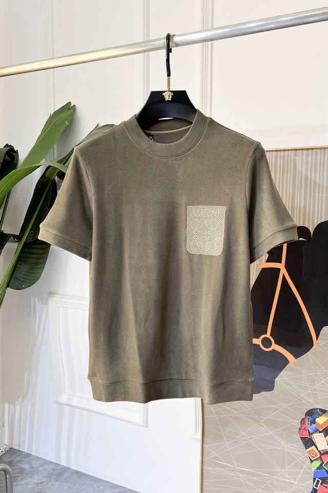 年后退换 L薏葳 Ss早秋新品 男士时尚半袖打底T恤，精选高品质欧棉面料 顶级大牌元素工艺设计，柔软细腻舒适保暖，多重工艺制作，男人的衣柜都少不了基础打底衫 随