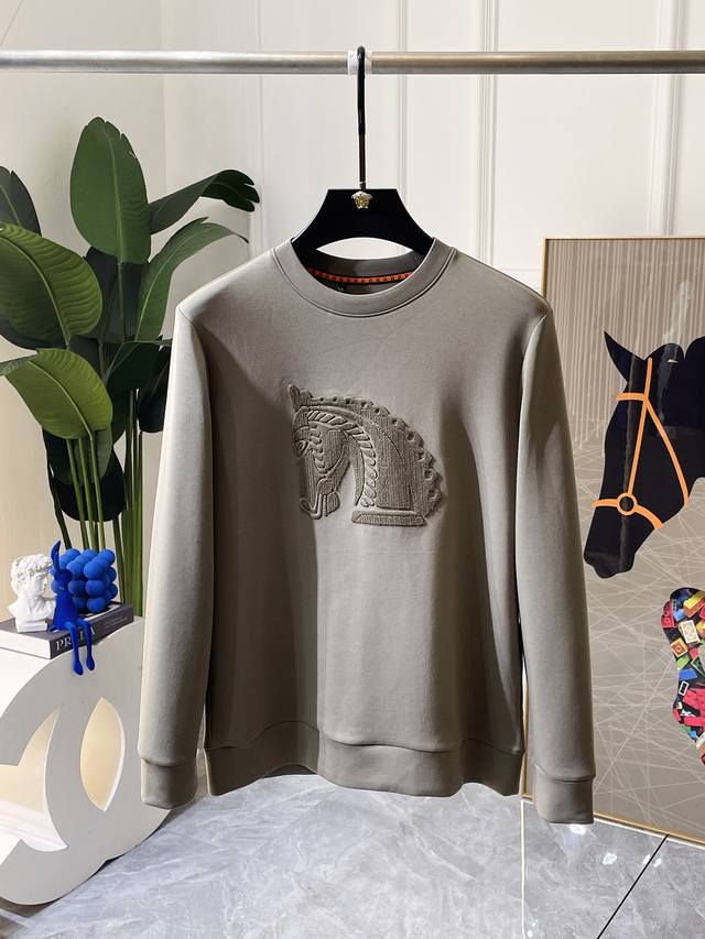 年后退换 H玛仕 Ss秋季大爆新款，最高版本时尚套头卫衣、每年必出的经典之作。受各大明星的青睐推崇，精选高端欧棉混纺面料，重工艺制作，原版五金辅料Logo设计，