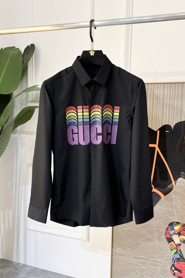 年后退换 古奇 Ss春装时尚大爆款精品长袖衬衫，贸易公司渠道货，品相完美如斯，属于入柜级别，可预见性的爆款，高级定制进口高级棉混纺面料，大师级剪裁，质感无敌，亲