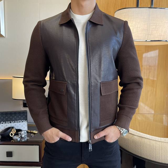 V伦天奴 Ss秋装大爆款拼接夹克外套，定制高品质聚酯纤维面料！顶级时尚大牌元素Logo设计，三标齐全！原版五金辅料，线条流畅，工艺精致，上身版型超赞，面料舒适，