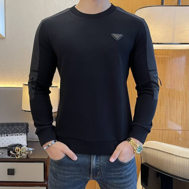 年后退换 普拉达 Ss秋季大爆新款，最高版本时尚套头卫衣、每年必出的经典之作。受各大明星的青睐推崇，精选高端羊绒混纺面料，重工艺制作，原版五金辅料Logo设计，