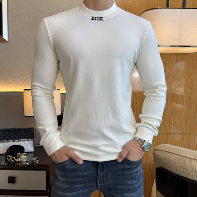 迪奥 早秋新品 男士长袖羊绒打底衫，采用定制高级棉面料 时尚大牌元素Logo设计，柔软细腻舒适保暖，多重工艺制作，男人的衣柜都少不了基础打底衫 随时随地都可以拿