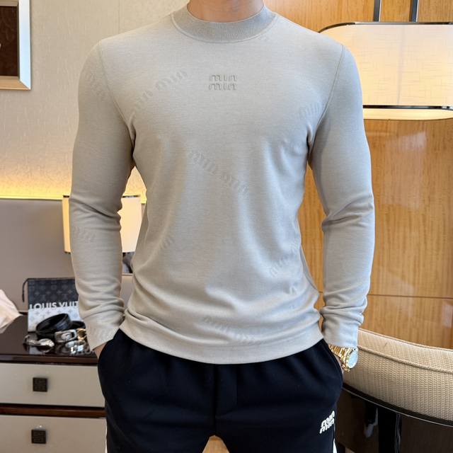 谬谬 Ss秋装大爆款火山绒长袖T恤，采用定制高级棉混纺面料 时尚大牌元素Logo设计，柔软细腻舒适保暖，多重工艺制作，男人的衣柜都少不了基础打底衫 随时随地都可
